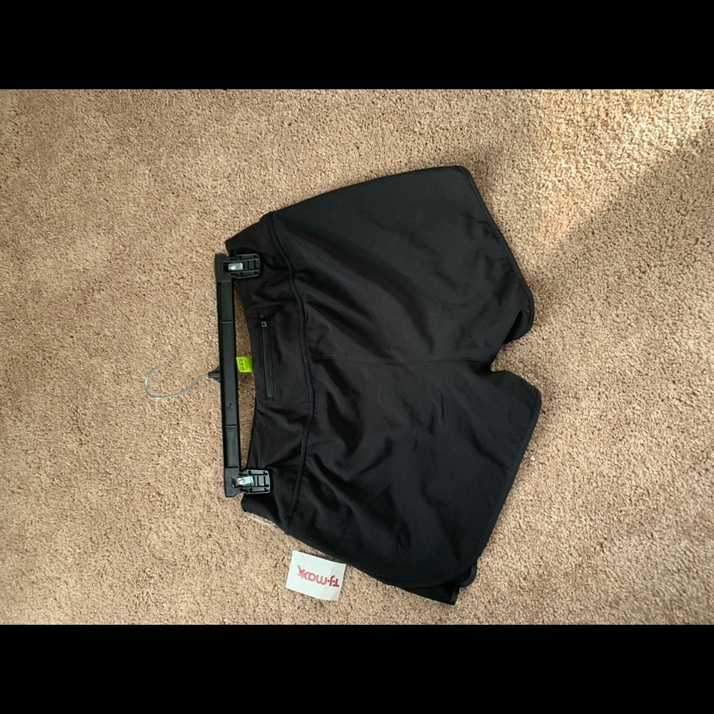 Mpg athletic shorts black small scalloped NWT